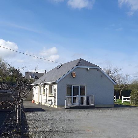 Quiet 2-Bedroom Buncrana Home ภายนอก รูปภาพ