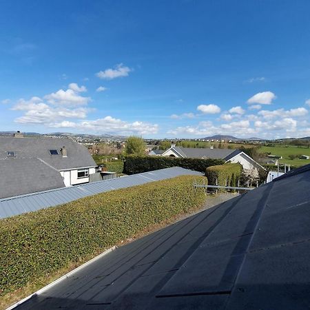 Quiet 2-Bedroom Buncrana Home ภายนอก รูปภาพ